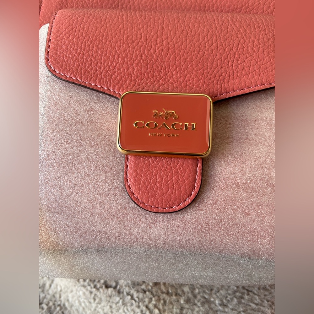 Coach Pink Leather Women's Bag
Price is firm🍀 Thank you 🙏💕 - Picture 7 of 8